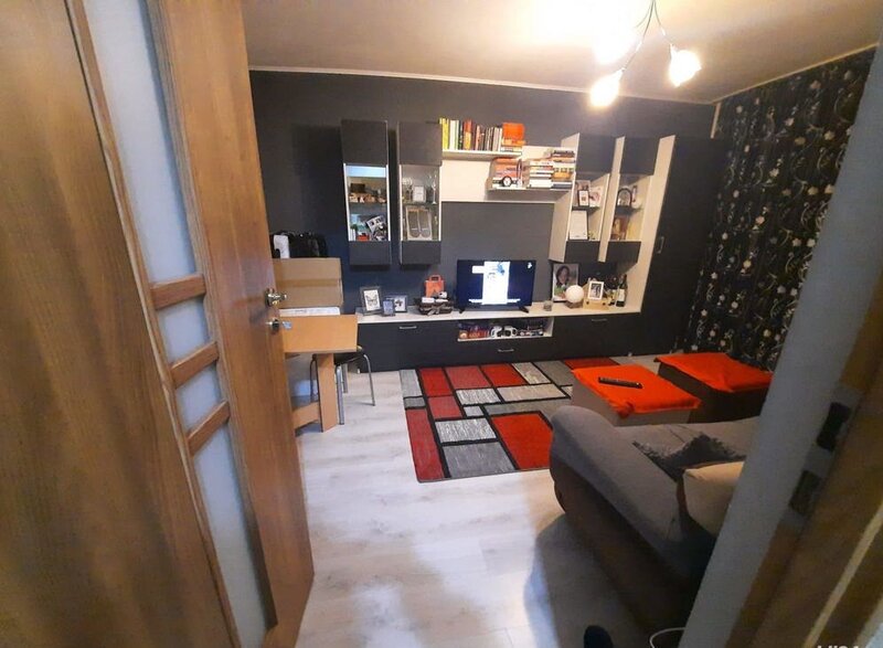 Constantin Brancoveanu 3 statii cu autobuzul, apartament cu 2 camere.